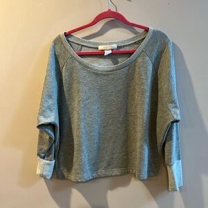 Women’s Gray Oversized Sweatshirt Wear Sleeves Rolled Or Down Scoop Neck Medium